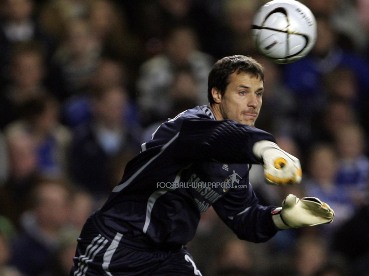 Spurs keeper Cudicini injured in motorcycle crash 